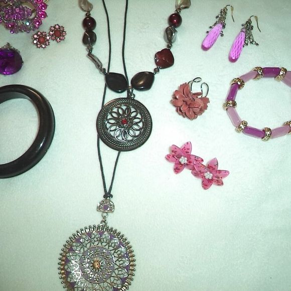 WOMENS JEWELRY LOT~NECKLACES CUFF BRACELETS RINGS EARRINGS-RHINESTONES BLING - Picture 5 of 5